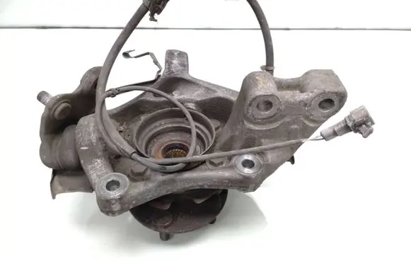 Front wheel hub spindle knuckle