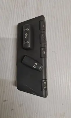 Volvo V70 Seat control switch 8682700 01W415