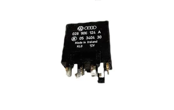 Volkswagen Golf III Other relay 028906124A