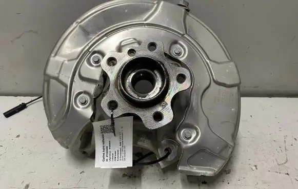 BMW 7 G11 G12 Rear wheel hub 6865661