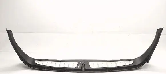 Trunk/boot sill cover protection