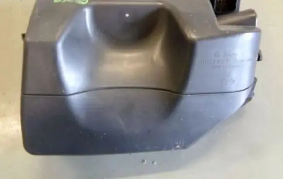 Volkswagen Polo IV 9N3 Other center console (tunnel) element