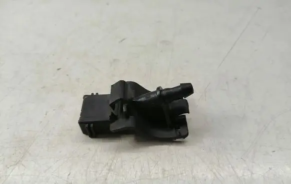 Windshield washer spray nozzle
