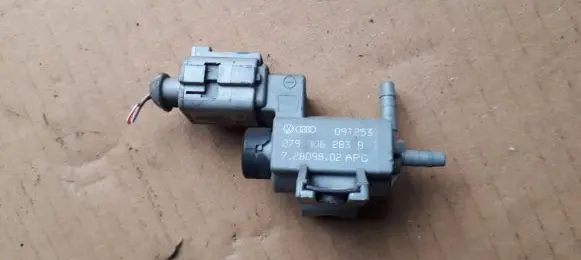 Audi A4 S4 B8 8K Turbo solenoid valve 079906283B