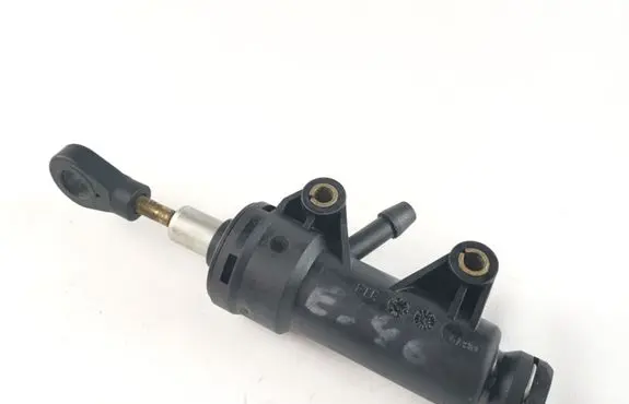 BMW 3 E46 Clutch master cylinder 6758822