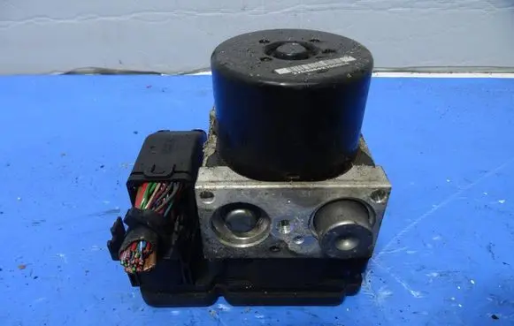 Mercedes-Benz C W204 ABS Pump A1724314312