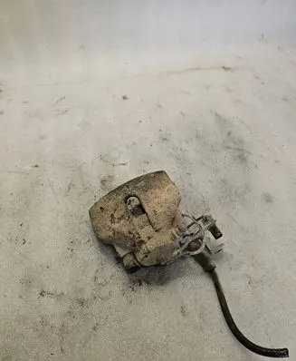Volkswagen PASSAT B5.5 Front brake caliper