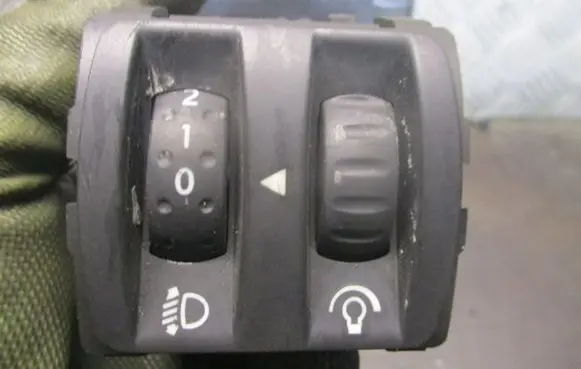 Renault Scenic III - Grand scenic III Headlight level height control switch 880200091910 251900001RD