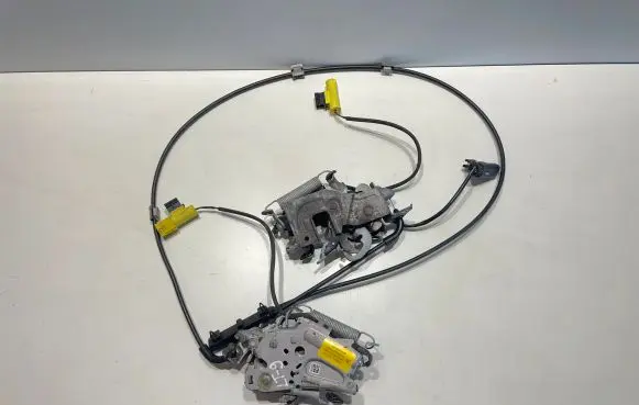 BMW 1 F40 Engine bonnet/hood lock/catch 7468350