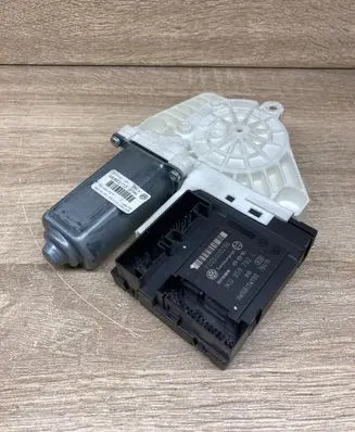 Volkswagen PASSAT B6 Front door window regulator motor 1K0959792L 1K0959702P
