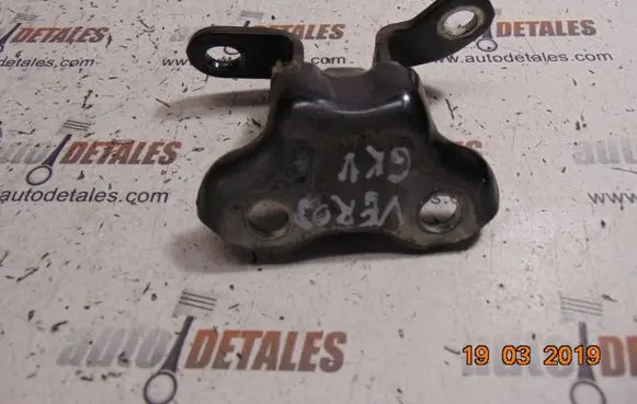 Toyota Corolla Verso AR10 Rear door upper hinge