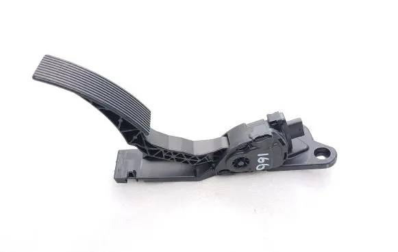 Mercedes-Benz ML W166 Accelerator throttle pedal A1663000004