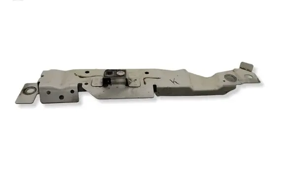 Volvo S90, V90 Fender mounting bracket 