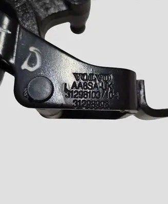 Volvo V70 Tailgate/trunk/boot hinge 31298103