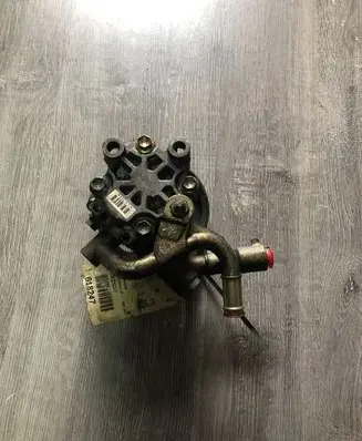Toyota Corolla E110 Power steering pump