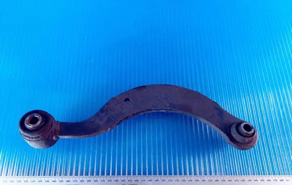 Toyota Avensis T270 Front control arm