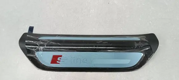 Audi Q3 8U Rear sill trim cover 8U0853376