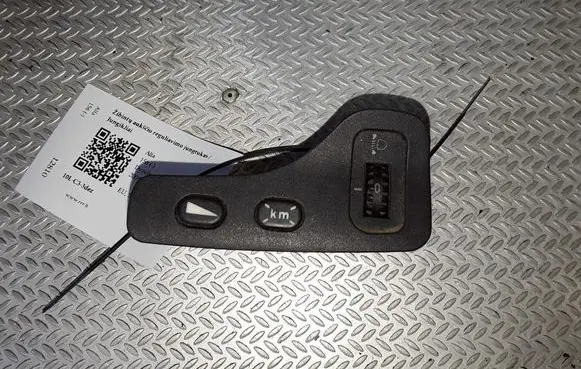 Headlight level height control switch