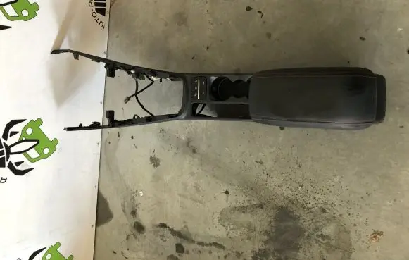 Ford Puma Center console