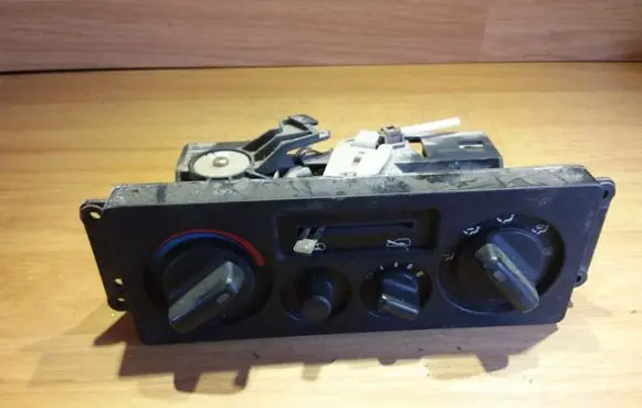 Opel Monterey Climate control unit 5261804922