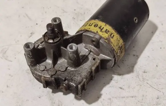 Volkswagen PASSAT B3 Wiper motor 357955113A 357955113B 357955113C