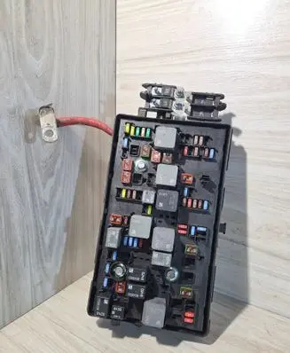 Chevrolet Orlando Fuse module 13222782 13255300