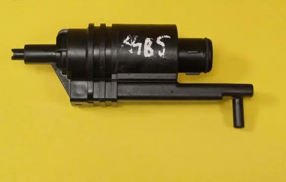 Audi A4 S4 B5 8D Windscreen/windshield washer pump 65451045
