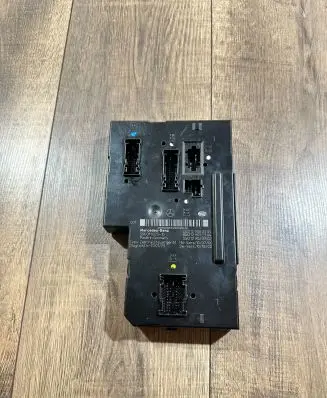 Mercedes-Benz E W212 SAM control unit 2129060505 2129028502