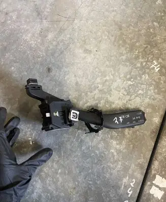 Volkswagen PASSAT B7 Indicator stalk 1K0953513A 10350141716001 01103501