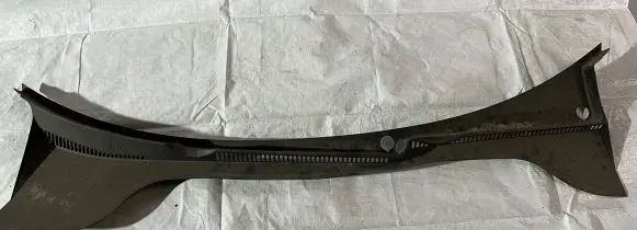 Volkswagen Golf V Wiper trim 1K1819415