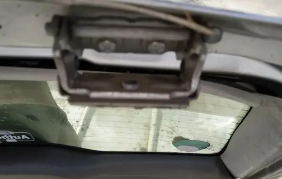 Ford Focus Tailgate/trunk/boot hinge
