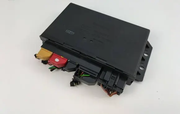 Audi TT Mk1 Comfort/convenience module 8N8962267B 410215007005