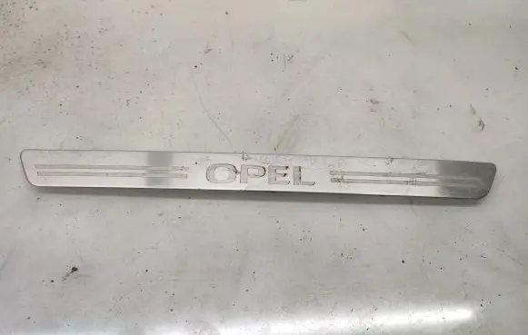 Opel Insignia A Front sill trim cover 13272117