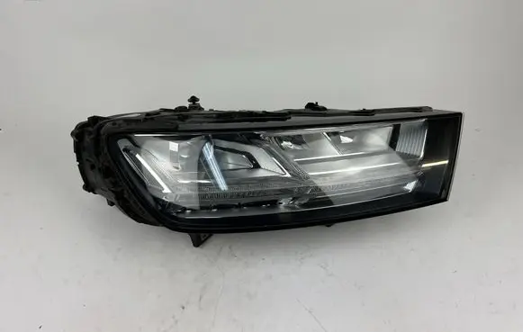 Audi Q7 4M Headlight/headlamp 4M0941034B