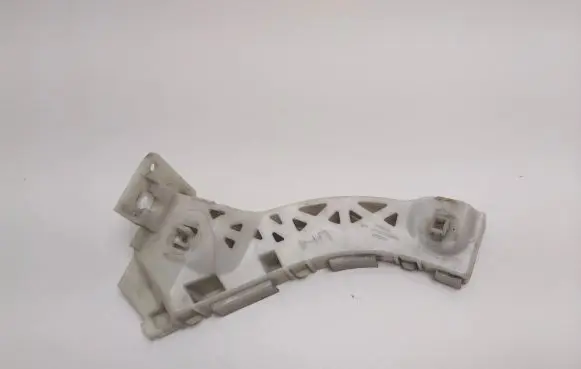 Mazda 3 I Front bumper mounting bracket