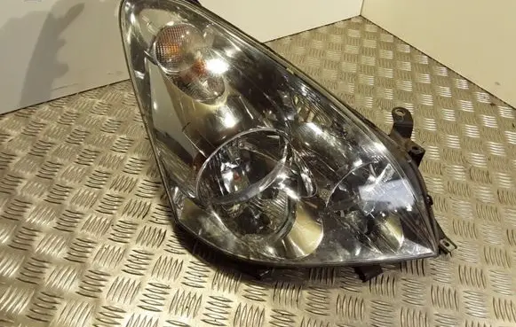 Toyota Corolla Verso AR10 Headlight/headlamp