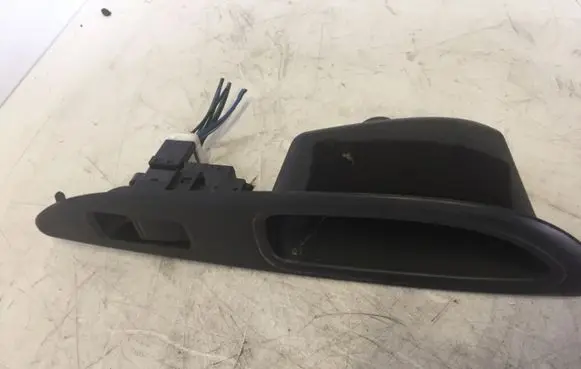 Nissan Primera Electric window control switch 25411AV600