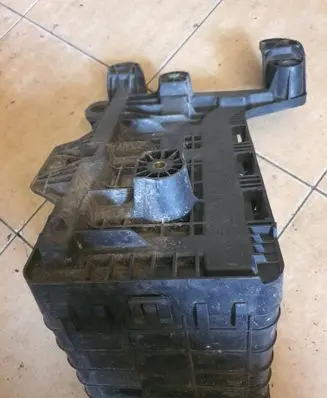 Skoda Superb B6 (3T) Battery box tray 1K0915333B