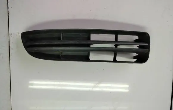 Skoda Superb B5 (3U) Front fog light trim/grill 3U0853666