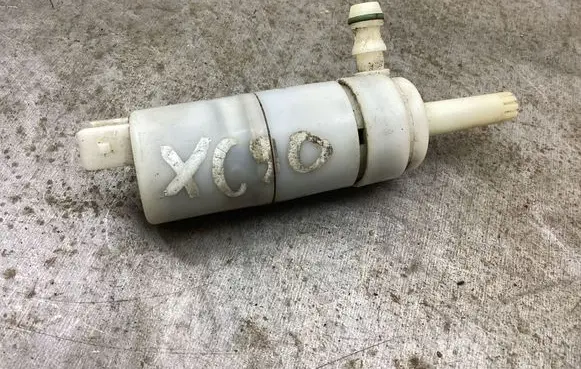 Volvo XC90 Windscreen/windshield washer pump
