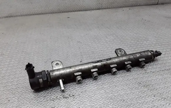 Opel Zafira B Fuel main line pipe 0445214056