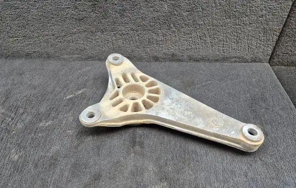Audi A4 S4 B7 8E 8H Gearbox mounting bracket 8E0399115P 8E0399105HM
