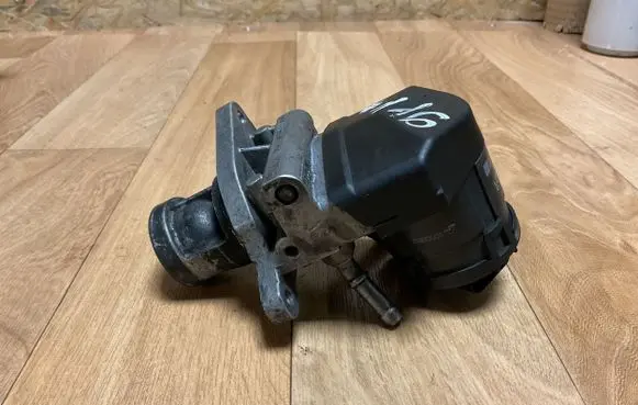 BMW 5 E60 E61 EGR valve 7805447