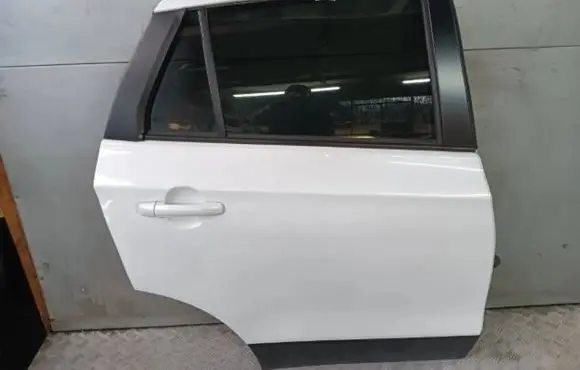 Suzuki SX4 S-Cross Rear door