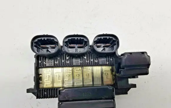 Peugeot Expert Fuse module 1400550780
