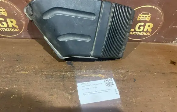 Audi A4 S4 B7 8E 8H Air intake duct part 8E0129617