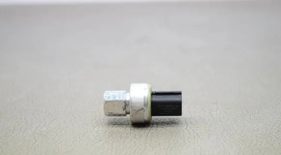 Ford Kuga II Air conditioning (A/C) pressure sensor BT4319D594AA