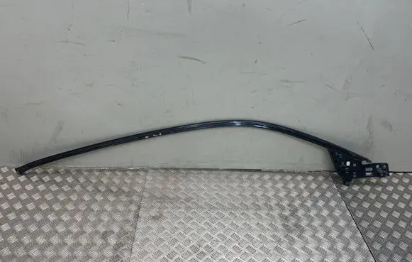 BMW i3 Front door glass trim molding 7453551