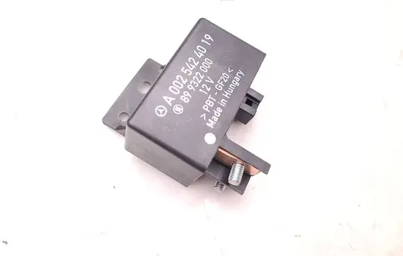 Mercedes-Benz Sprinter W906 Glow plug pre-heat relay A0025424019 899322000