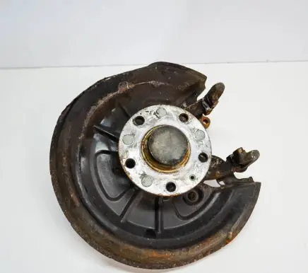 Volkswagen PASSAT B5 Rear wheel hub